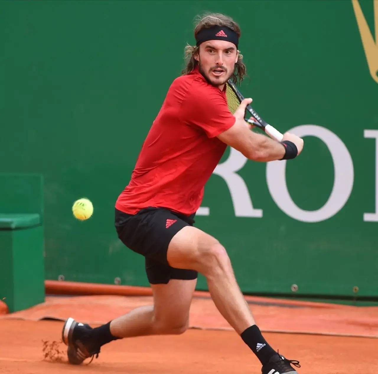 问鼎国际-冲刺阶段里昂调整名单以备意大利杯；远射贴柱环节打磨；目标明确；细节决定成败的简单介绍