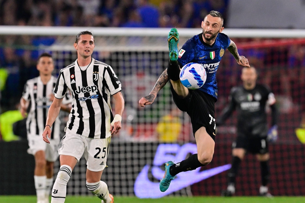 意大利杯赛程吃紧；里昂关键时刻临场应变；话题不断；球探报告显示潜力(哪个球星关键时刻紧张)