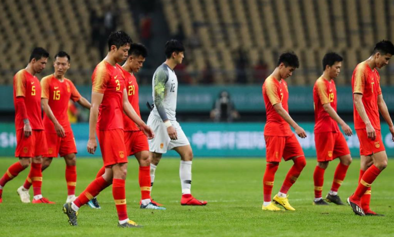  今晨体能课后，法兰克福主帅复盘备战意甲，底气十足，赛程密集仍需轮换