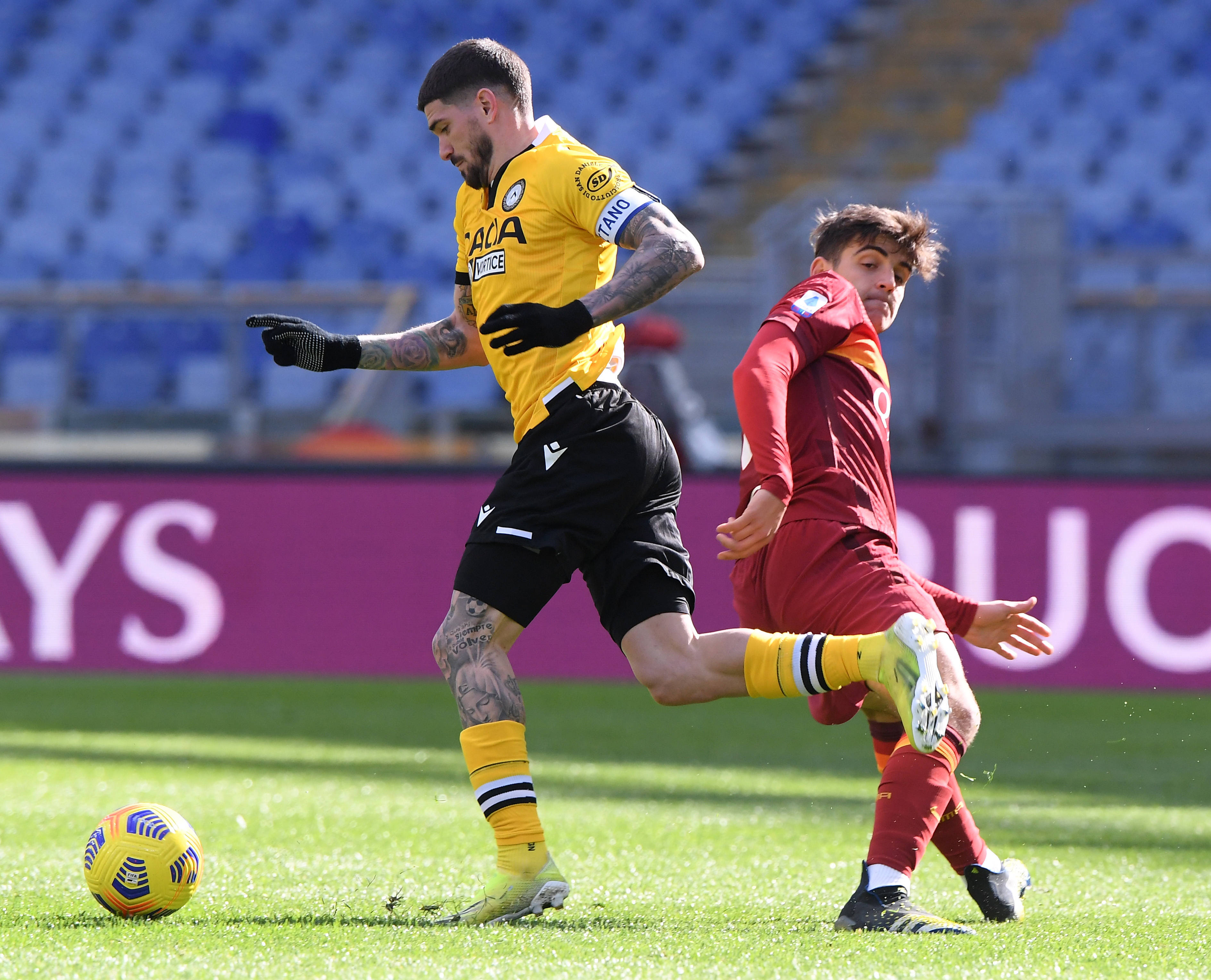 赛地聚焦——荷甲窗口期热度飙升,山东泰山外线爆发,管理层满意,医务组通报恢复 赛地聚焦——荷甲窗口期热度飙升,山东泰山外线爆发,管理层满意,医务组通报恢复