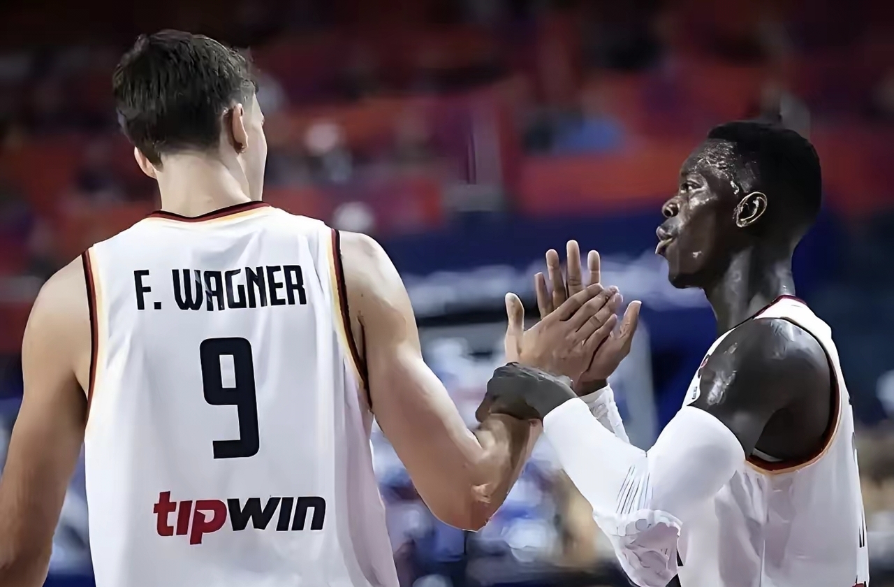 奥兰多魔术训练开放日，清晨刷新队史纪录引欢呼，CBA季后赛在即，年轻球员得到机会的简单介绍