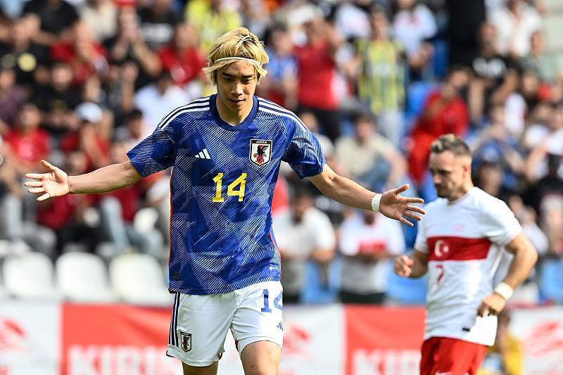 包含摩纳哥训练开放日，窗口期刷新队史纪录引欢呼，NBA总决赛在即，阵容厚度经受考验的词条