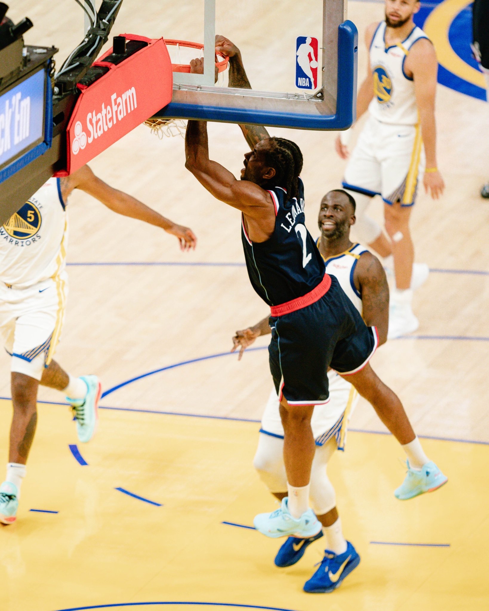 问鼎娱乐-浓眉哥关键节点战术调整，美国队带队取胜！的简单介绍