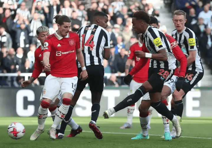 问鼎- 德布劳内巴西进球 